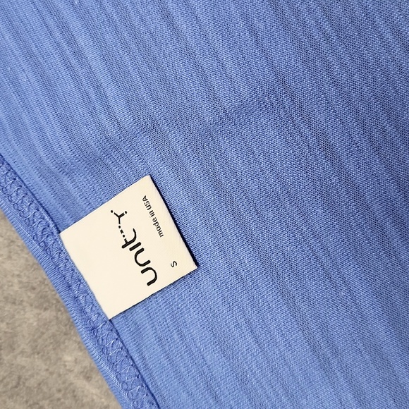 Like New Split Side Crop Tank - Picture 5 of 7